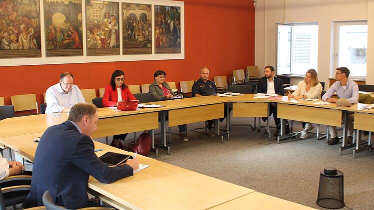 Landkreis Kitzingen: Etliche Baustellen, aber keine Verkehrsentlastung? Verantwortliche suchen L&ouml;sung