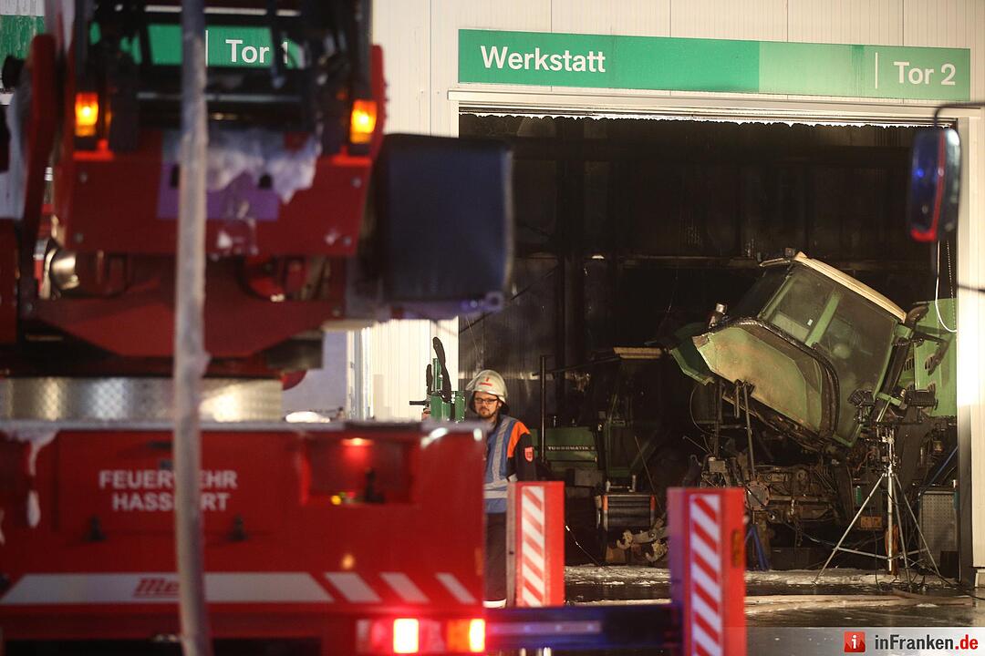 Schonungen: Werkstatthalle steht in Flammen