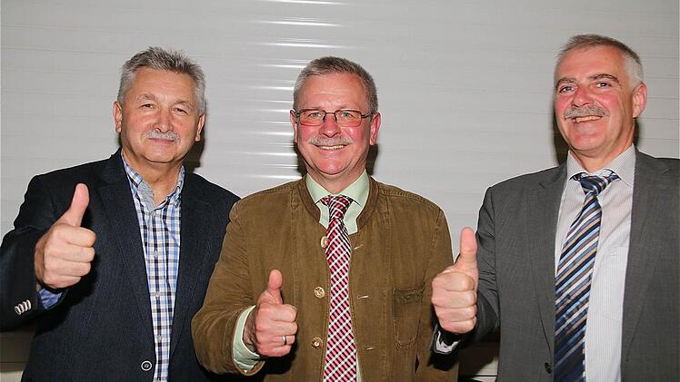 Der aktuelle Vorstand der FBG Rhön-Saale mit dem ersten Vorsitzenden Gotthard Schlereth (Mitte) und dem zweiten Vorsitzenden Peter Hart (links). Neu hinzu gekommen ist der dritte Vorsitzende Jürgen Karle.