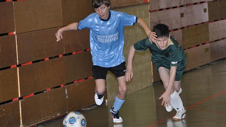 Zu den 22 Mannschaften, die am Samstag an der Vorrunde der E-Junioren teilnehmen, gehören der SV Fischbach und der SV Friesen. Foto: Kalb