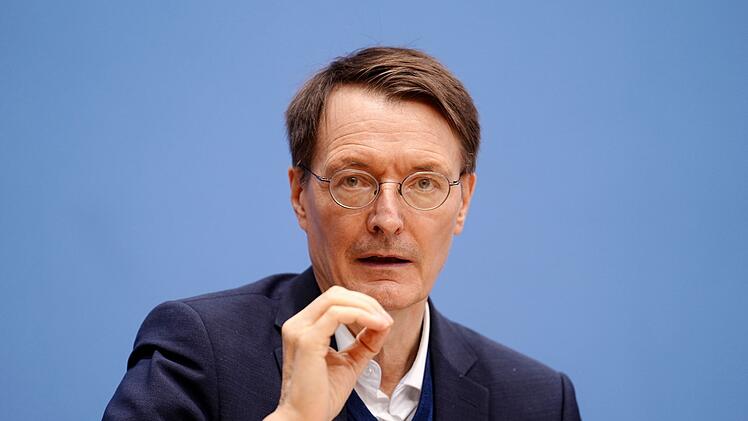 Die Debatte um den Genesenenstatus geht weiter - Lauterbach überrascht erneut mit Aussage
