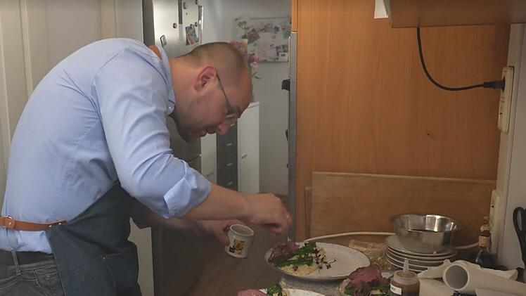 Steffens Körperhaltung ist nicht perfekt, dafür der Hauptgang.