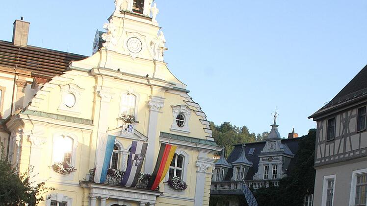 Die Stadtkapelle Kulmbach verzauberte Blasmusikfans mit ihren Weisen auf dem Kulmbacher Marktplatz.Sonny Adam