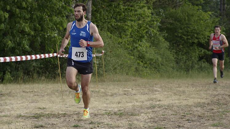 Tagessieger über die fast 6000 Meter wurde Fabian Stagge (vorne), der für den NSV Wernigerode startete. Foto: W. Ehling