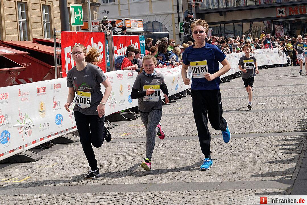 Weltkulturerbelauf 2017 in Bamberg: Der Zieleinlauf am Maxplatz