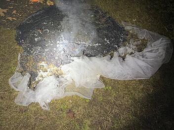 Brautkleid in der Oberpfalz gestohlen und angezündet