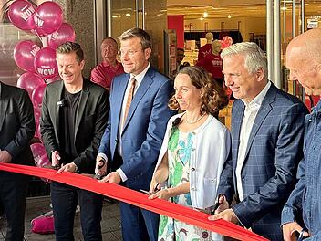 Nürnberger Ex-Kaufhof neu belebt - heute großes Opening