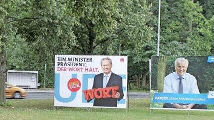 Die Großplakate heißen "Wesselmänner". Sie werden in der Regel über die Parteizentralen gebucht und stehen nur für die Dauer des Wahlkampfs, wie hier an der "Gaudlitz-Kreuzung".