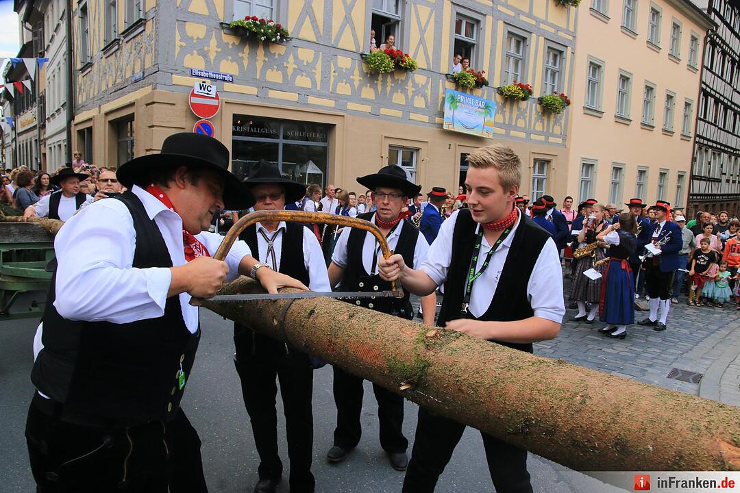 Sandkerwa 2015 - Kerwasbaum-Aufstellen