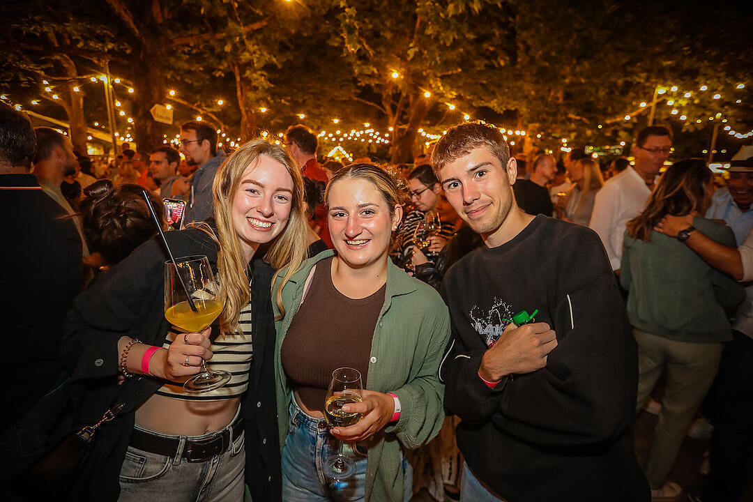 Impressionen vom größten Weinfest in Franken!