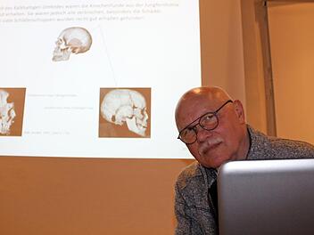 Blickt auch hinter die Kulissen von mutmaßlichen Menschenopfern und kultischen Begräbnisstätten: Wolfgang Hoßfeld Foto: Markus Häggberg