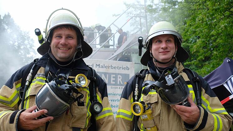 (V.l.): Unter den Übenden waren auch die beiden Winzer-Brüder Stefan und Matthias Ruppert aus Hammelburg anzutreffen.Gerd Schaar