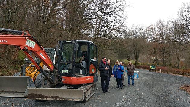 Die Schotterfläche trägt offiziell die Bezeichnung Multifunktionsplatz. Anwohner  am Heinmatring können sie  zum Parken nutzen. Foto: Simone Bastian