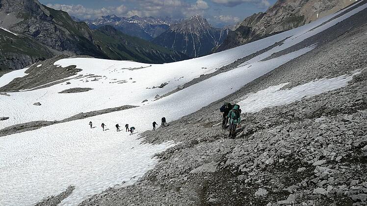 Alpenüberquerung Faszination und Herausforderung - die Alpenüberquerung der Achtklässler  der Montessori-Schule Rhön/Saale. Foto: Bernhard Dünisch