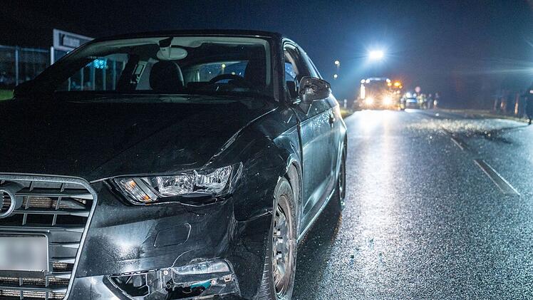 Schwerer Unfall bei Burgkunstadt: Auto erfasst 30-Jährigen auf Bundesstraße