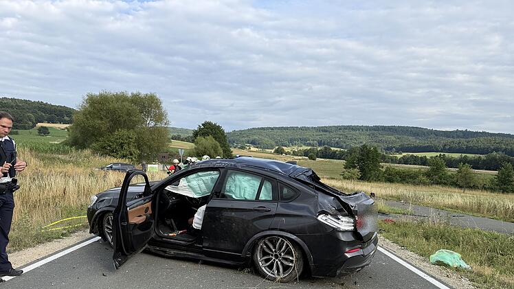 Schwerer Unfall auf Landstraße nahe Bamberg - ein Mensch "nicht unerheblich" verletzt