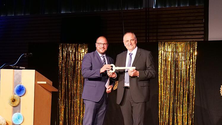 Coburger Realschule COII verabschiedet langj&auml;hrigen Schulleiter - nach 24 Jahren