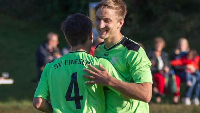 Auch im Kirchweihspiel will der SV Friesen möglichst oft einen Grund haben, sich über ein Tor zu freuen. Foto: Heinrich Weiß