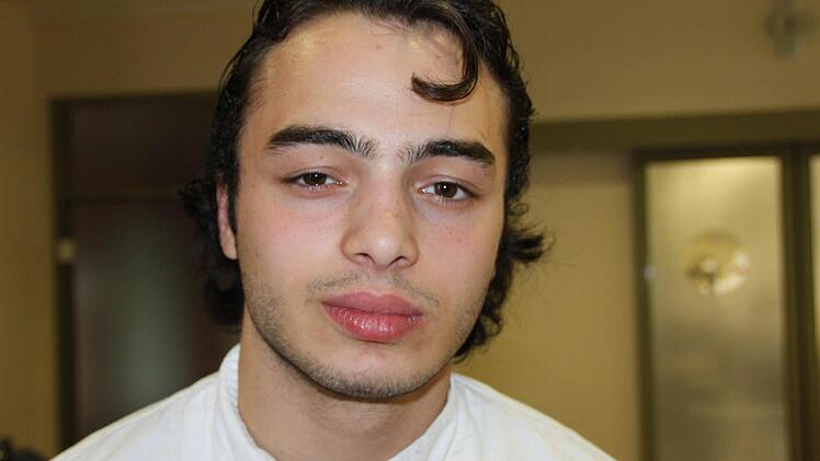 Aus Georgien stammt der 17-jährige Devisi Akhvlediani, der vor sechs Monaten nach Deutschland kam und in Volkers wohnt. "Ich mache das gerne und es ist eine gute Gruppe", freut er sich über die Chance, in Bad Kissingen Deutsch zu lernen und einen Einblick in verschiedene Berufsbilder zu erhalten. Dafür muss er früh aufstehen: Um 6.30 Uhr startet der Bus in Volkers, damit er rechtzeitig in der Berufsschule ist. "Das ist kein Problem", nimmt er das gerne in Kauf.