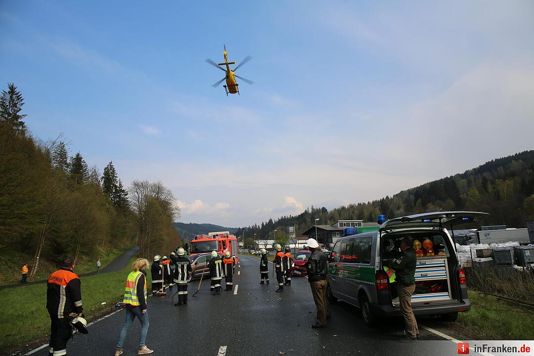 Frontalzusammenstoß bei Wallenfels: Eine Person schwer verletzt