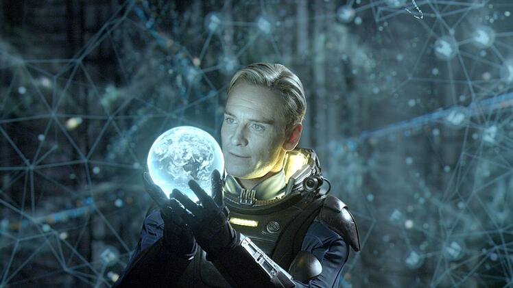 Android David (Michael Fassbender) verfolgt eine eigene Agenda auf dem fernen Planeten.