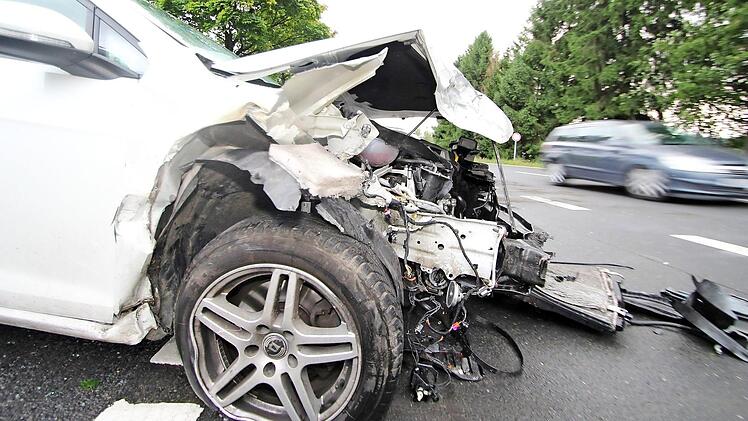 Am Golf des Unfallverursachers entstand ebenfalls ein Totalschaden.