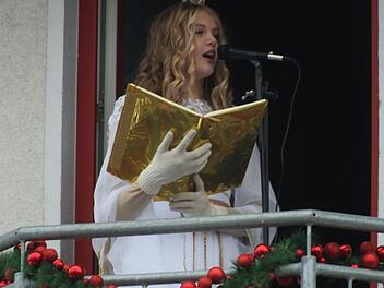 Auch das Herzogenauracher Christkind schaute vorbei.