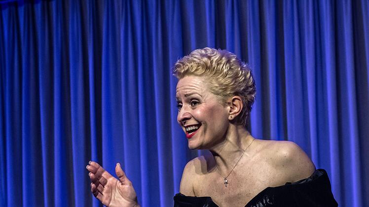 "Dein ist mein ganzes Herz": Antoinetta Bafas, Milen Bozhkov und Nina Andreeva gestalteten einen Opern- und Operettenabend bei "Leise am Markt" in Coburg.Foto: Jochen Berger