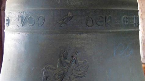 Die Glocke mit dem heiligen Georg Fotos: Manfred Welker