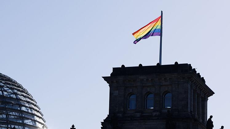 Internationaler Tag gegen Homo-, Bi-, Inter- und Transphobie