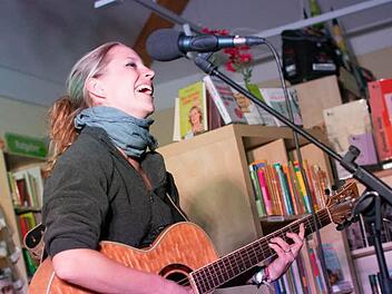 Sympathische junge Frau mit Ausstrahlung: Cynthia Nickschas Fotos: Björn Hein