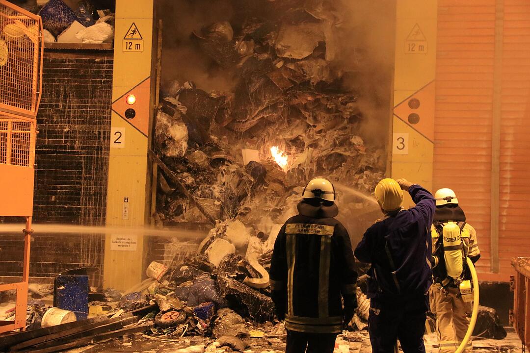 Bamberger Müllheizkraftwerk: Tonnen von Müll geraten am Dienstag in Brand