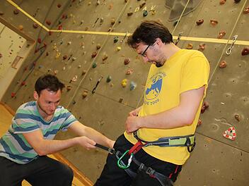 Der DAV hat sein Kletterzentrum umgebaut: In der alten Halle gibt es nun mehr Boulder-Wände. Foto: Ralf Ruppert