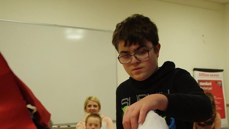 Der Nikolaus besuchte die Petra-Döring-Schule in Kronach. Foto: Marco Meißner