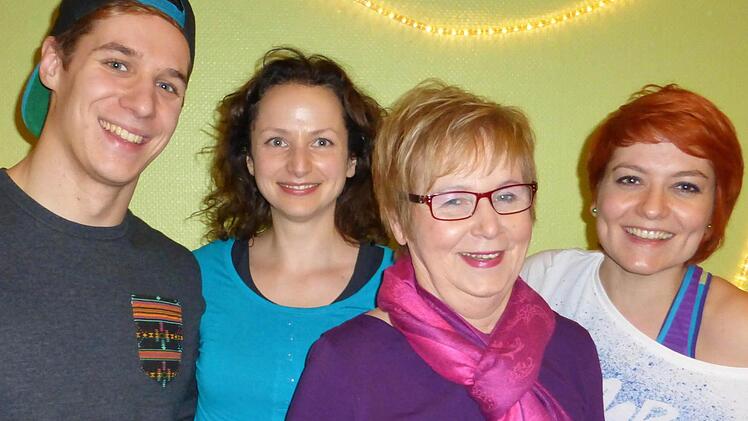 Die nächste Generation: Das Team um Barbara Drosd-Tessari (zweite von rechts) sind (von links) Krzysztof (Kriz) Malicki, Tochter Carina Tessari und Johanna Fenn.  Foto: Sigismund von Dobschütz