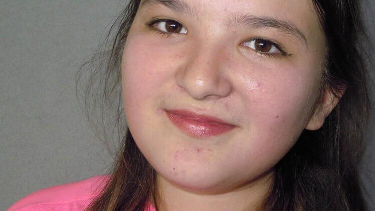 Alesia (12 Jahre): "Ich habe noch nie mit so vielen Menschen gefeiert!" Foto: Julia Raab