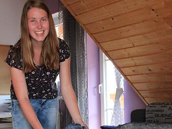 Koffer packen: Franziska Schubert geht für knapp ein Jahr nach Brasilien. Mitnehmen kann sie nur 23 Kilogramm Gepäck und maximal acht Kilogramm Handgepäck. Foto: Martina Straub