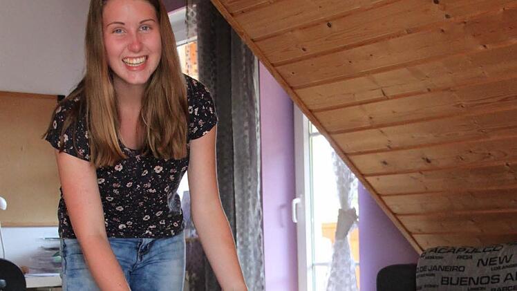 Koffer packen: Franziska Schubert geht für knapp ein Jahr nach Brasilien. Mitnehmen kann sie nur 23 Kilogramm Gepäck und maximal acht Kilogramm Handgepäck. Foto: Martina Straub