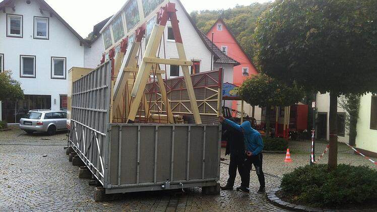 Nach der Verhöhnung auf dem Herrmann-Video packt die Schaustellerfamilie Schramm aus Rehau ihre Siebensachen zusammen. Foto: privat