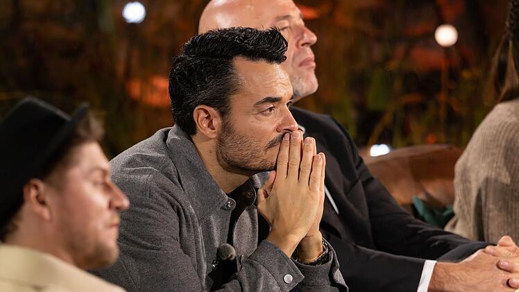 Die "Sing meinen Song"-Stars waren wie immer auch als Zuh&ouml;rer engagiertb bei der Sache, von links: Johannes Oerding, Giovanni Zarrella, Der Graf.