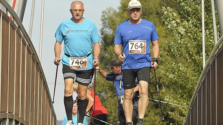 Zum ersten Mal ging es auch über die Brücke am Mainzusammenfluss. Foto: Karl Heinz Weber