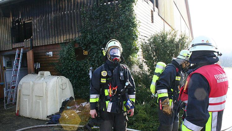 Atemschutzträger der Burgwindheimer Wehr im Einsatz.Foto: FF Burgwindheim - FB I&K