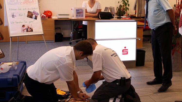 Neuer "Defi", sofortige "Einsatztests"  Foto: Michael Wunder