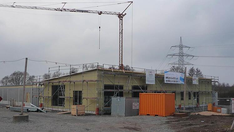 Das Tierheim f&uuml;r die Fundtierbetreuung im Landkreis Ha&szlig;berge entsteht auf Knetzgauer Boden. Foto: Christiane Reuther