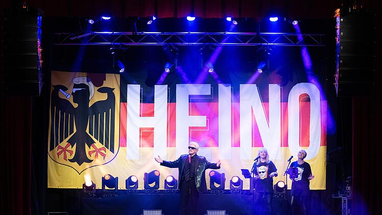 Eklat um Hymne: Sänger Heino unterstützt Feuerwehrmann
