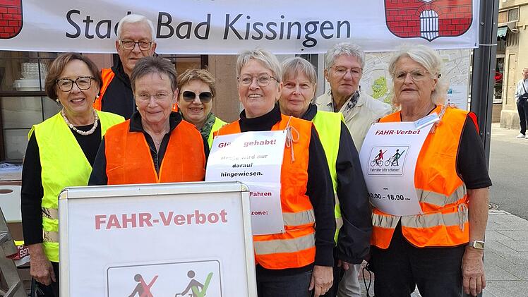 Der Seniorenbeirat vor Ort mit (von links) Karin Renner, Hermann-Josef Dresbach, Maria Therese Rottmann, Barbara Thiele, Maria Johannh&ouml;rster, Gudrun Kreider, Ulrike Berner und Heidi Kessner. Theresia Beier
