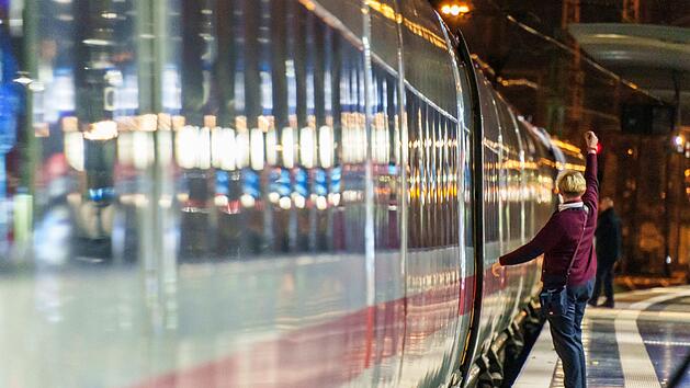 Aggressiver ICE-Reisender sorgt f&uuml;r Polizeieinsatz an Hauptbahnhof W&uuml;rzburg