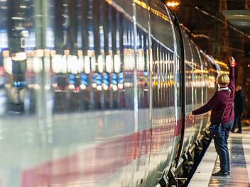 Aggressiver ICE-Reisender sorgt f&uuml;r Polizeieinsatz an Hauptbahnhof W&uuml;rzburg