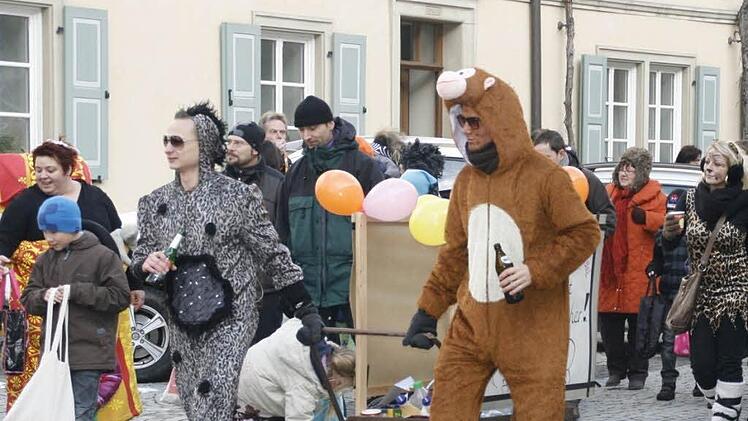 Tierisch gute Laune hatten die Narren gestern in Iphofen.  Fotos: Gerhard BauerTierisch gute Laune hatten die Narren gestern in Iphofen.  Fotos: Gerhard Bauer