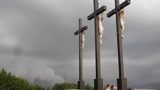 Als sein Bruder nach einem Streit nicht am gemeinsamen Ziel am Kreuzberg ankam, machte der Mann sich Sorgen und alarmierte die Polizei. Foto: Joachim R&uuml;bel